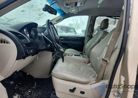 2013 Chrysler Town & Country Touring z USA, uszkodzony, nr VIN 2C4RC1BG8DR737537